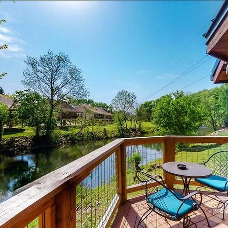 Skinny Dippin'-River Front- Free Tickets-Dog Friendly-Sleeps 6 Pigeon Forge Eksteriør billede